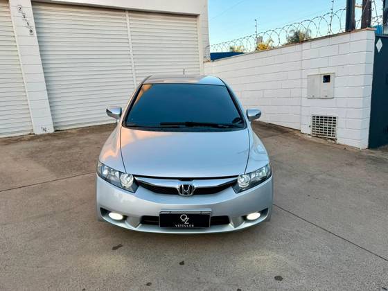 HONDA CIVIC 1.8 LXL 16V FLEX 4P MANUAL HONDA CIVIC 1.8 LXL 16V FLEX 4P MANUAL